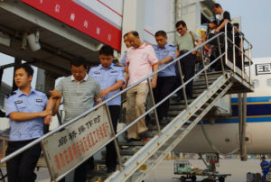 Economic fugitives are repatriated with the help of overseas governments Photo: chinadaily.com.cn